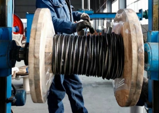 Cavo aereo a bassa tensione per l'alimentazione delle linee aeree
